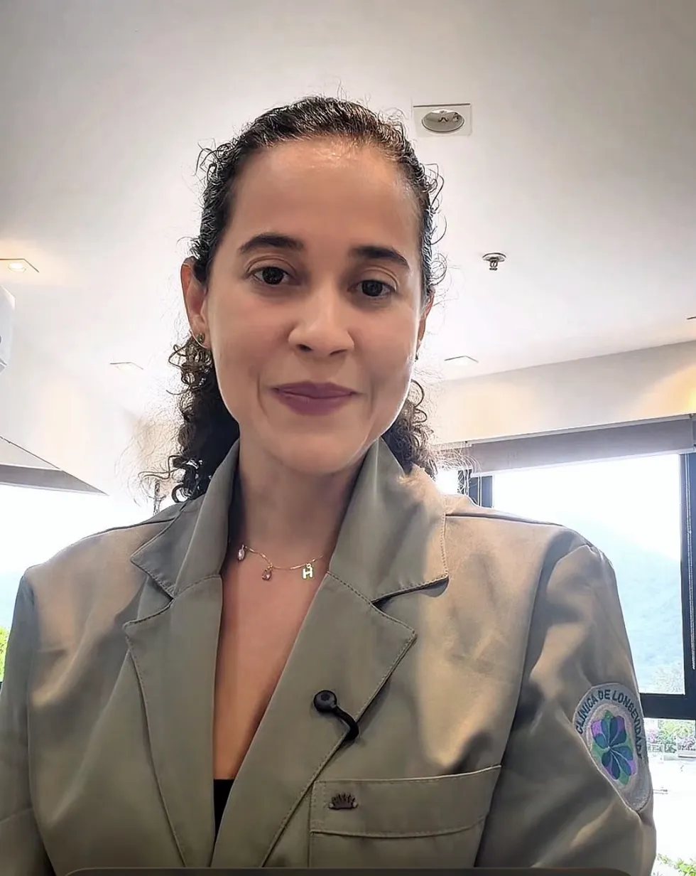 Dra. Suellen Vieira Araújo — médica de medicina integrativa no Rio de Janeiro